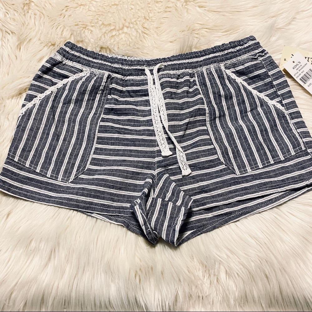 Super cute Rewind shorts! Large